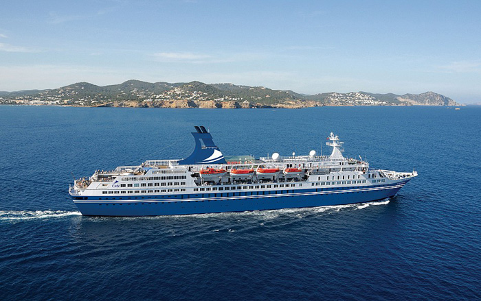 Vue sur le Jules Verne, navire de Croisières Maritimes & Voyages
