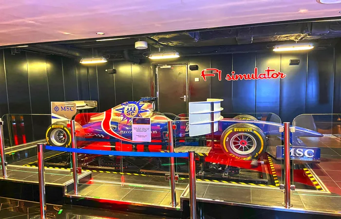 Le simulateur de F1 du MSC Seaside
