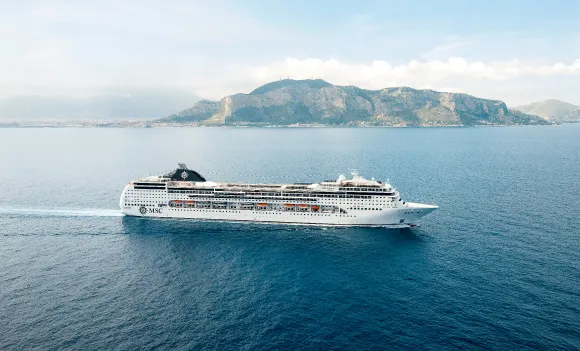 Navire MSC Lirica